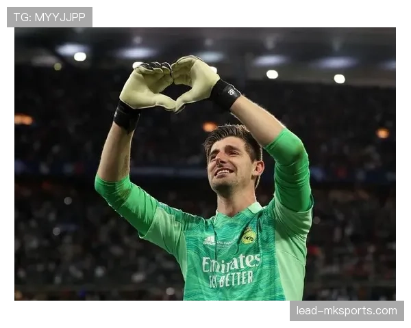 库尔图瓦荣膺西甲金手套奖,稳健表现彰显顶级门将实力 库尔图瓦荣膺西甲金手套奖,稳健表现彰显顶级门将实力