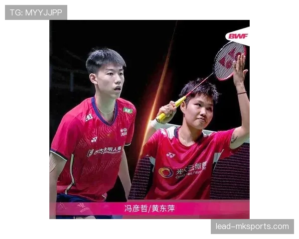 黄东萍倒不是赛场硬核女神，换下球鞋街边买菜那副样子，谁能想到她家冰箱塞得都快爆炸？